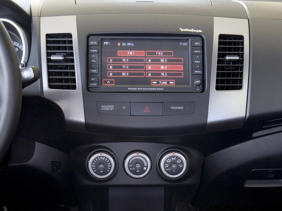  Mitsubishi Outlander 4WD 2007 года  (US) (фото 8 из 66)